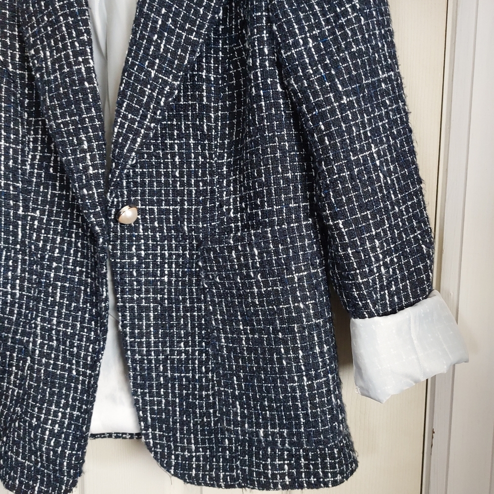 NWOT Tweed-like tailored jacket with pearl boucle and large pockets